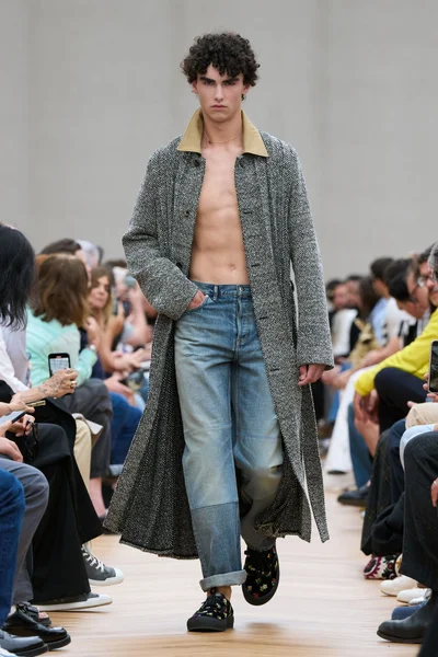 Look 5